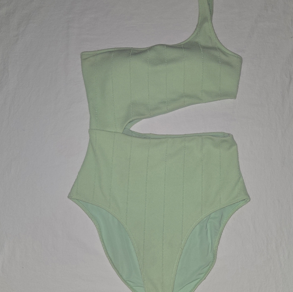 AERIE Womens Asymmetric Cutout One Piece Crinkle Swimsuit, Mint Green- M LONG